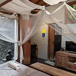 Astuti Gallery Homestay