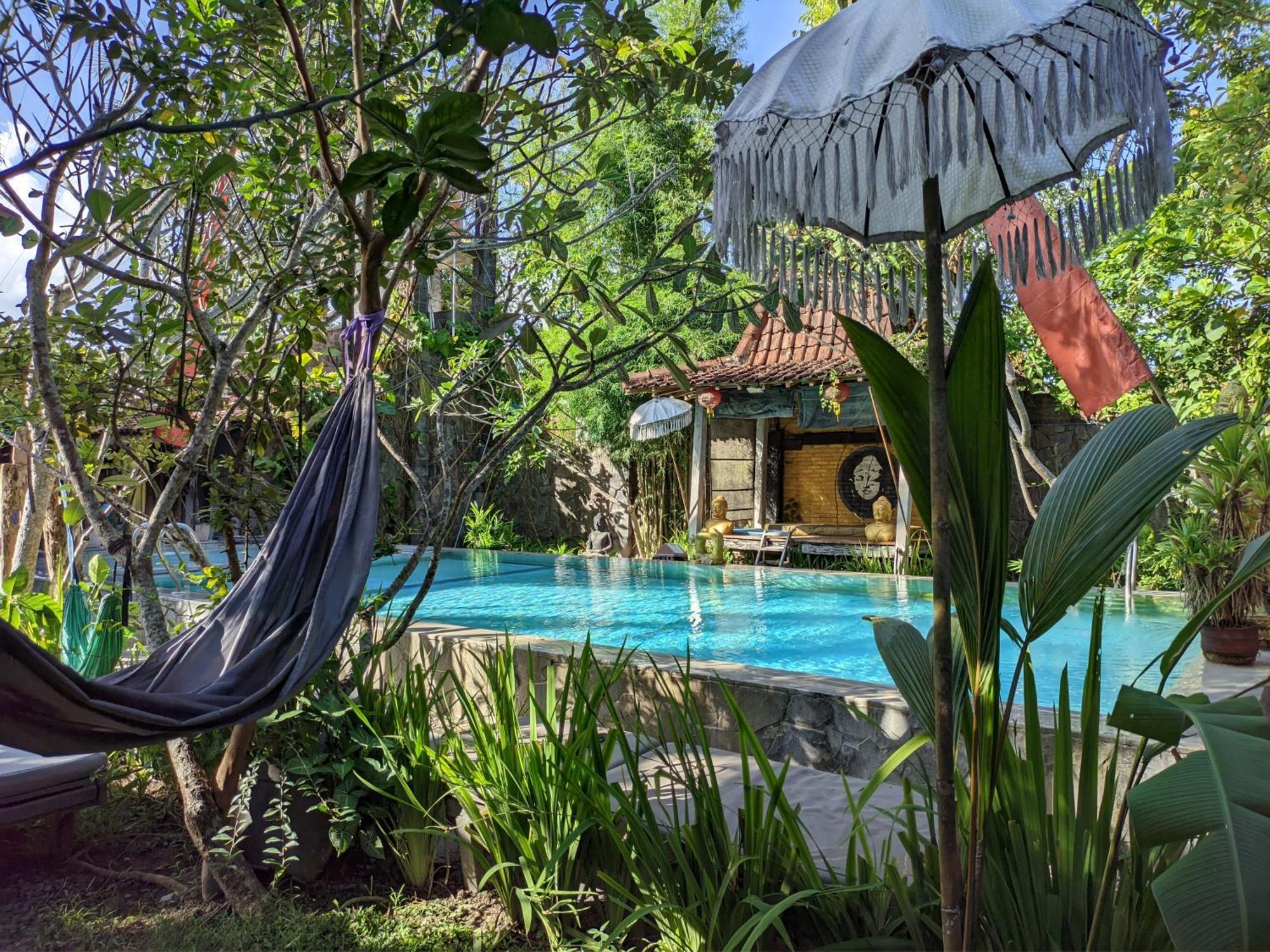 Astuti Gallery Homestay *